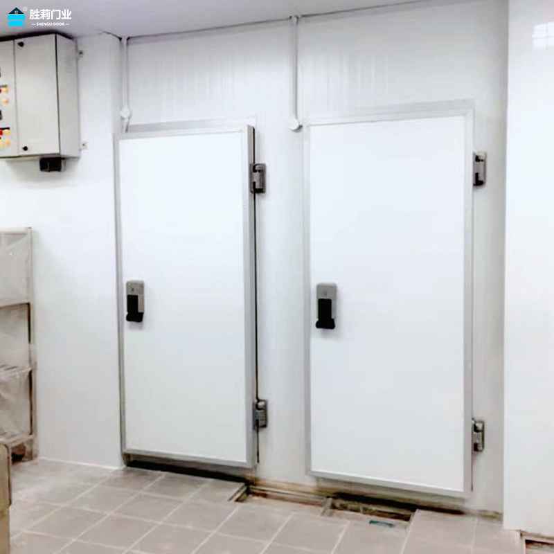 cold room hinged door