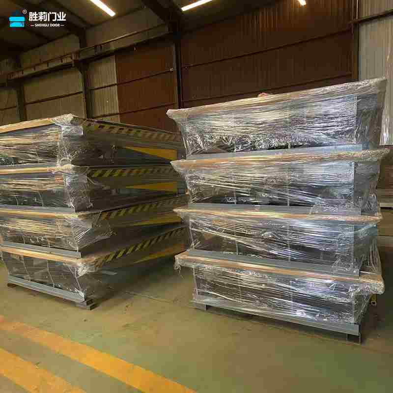 dock leveler warehouse